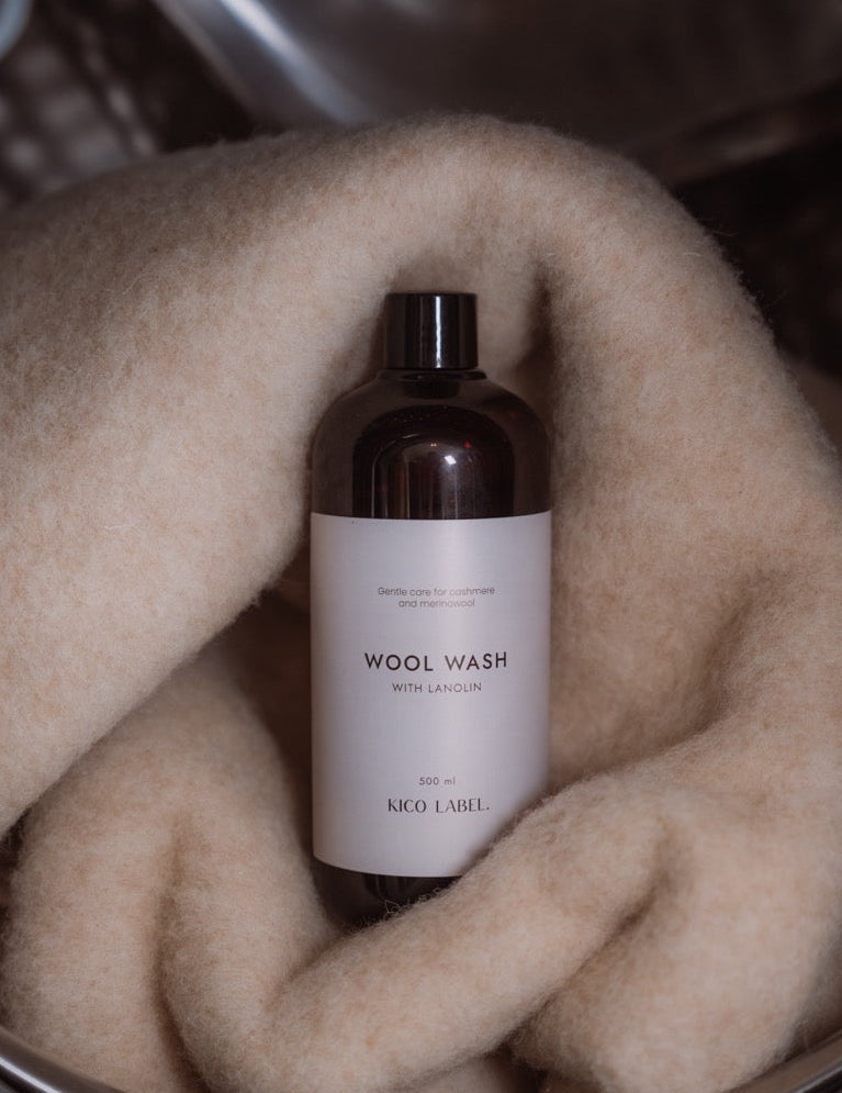 Wollwaschmittel mit Lanolin für Merinowolle und Babykleidung – 100 ml / 250 ml / 500 ml